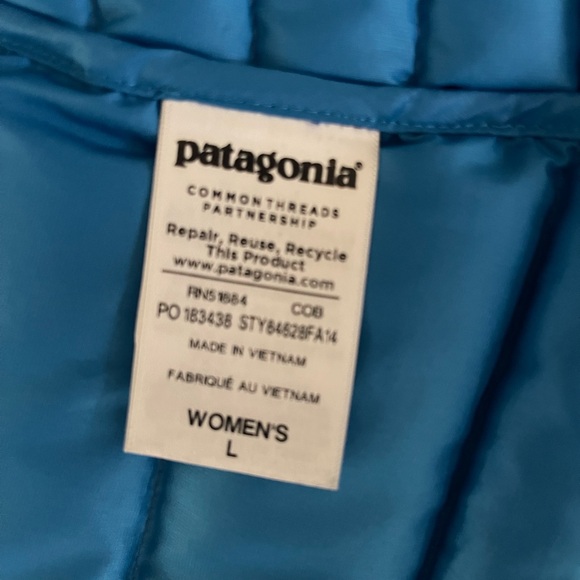 Patagonia women’s down vest. Size L. EUC; like new! Lightweight warmth. - Picture 8 of 10